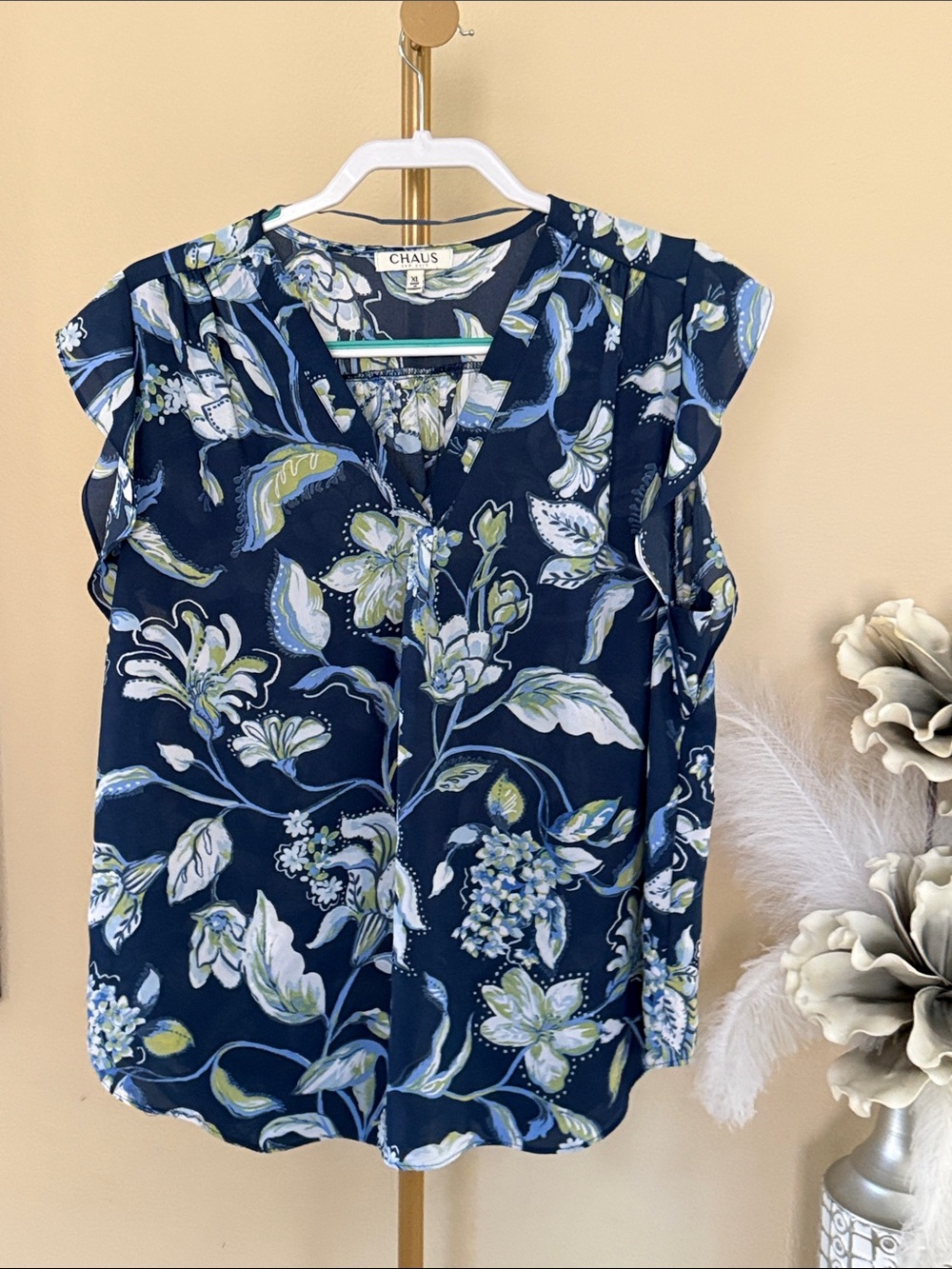 Chaus Navy Floral V-Neck Cap Sleeve Blouse